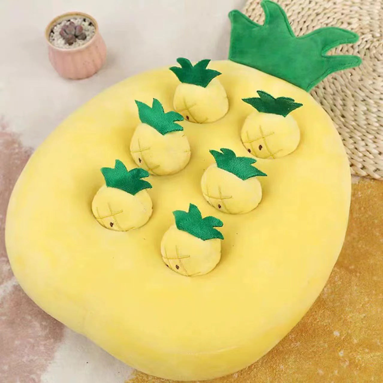 Cute Plush Strawberry Snuffle Mat – Interactive Feeding Toy for Pets